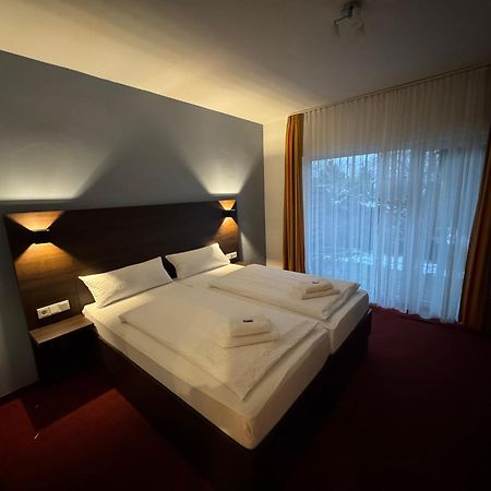 Altes Doktorhaus - Hotel Garni فيلنغن المظهر الخارجي الصورة