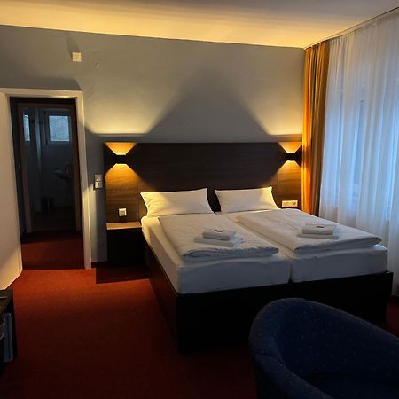 Altes Doktorhaus - Hotel Garni فيلنغن المظهر الخارجي الصورة